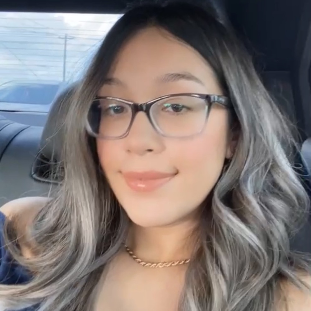 Meet your Posher, Rebecca